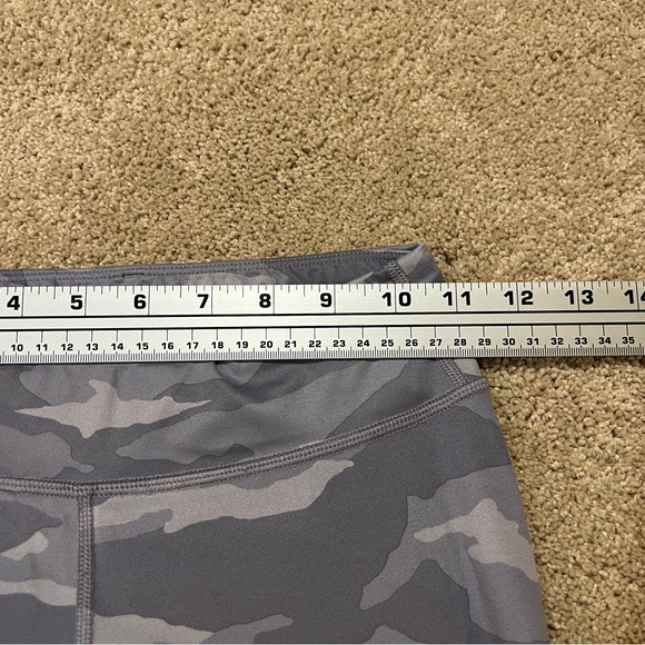 Girls Athleta Printed Chit Chat Capri Leggings Size Large (12) - Picture 5 of 10